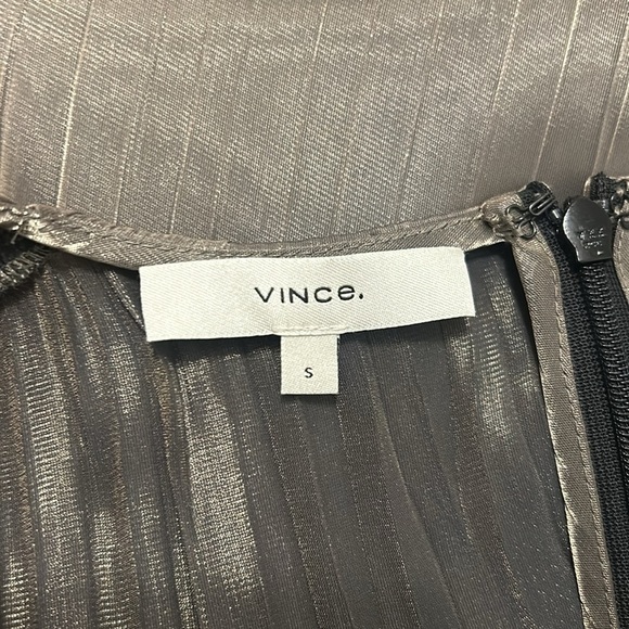 Vince Moonstone Iridescent Pleated Shell Sleeveless Top NWT Size Small - Picture 10 of 10